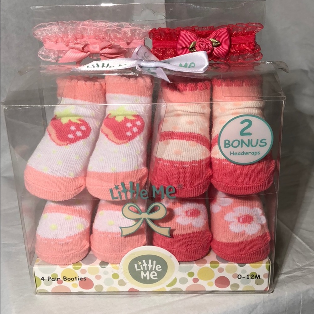 4 - pair booties w/ 2 headwraps. Size 0-12 months